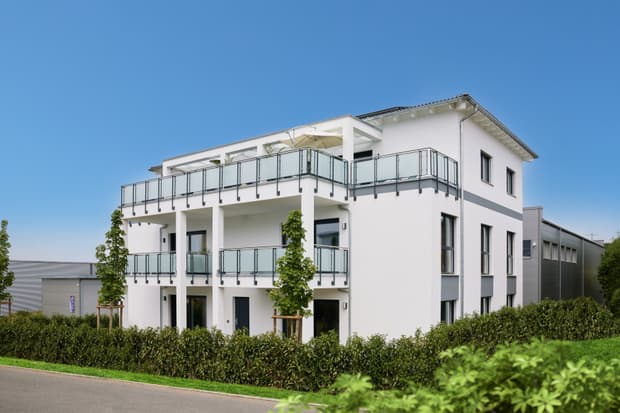 Mehrfamilienhaus mit Mitarbeiterwohnungen