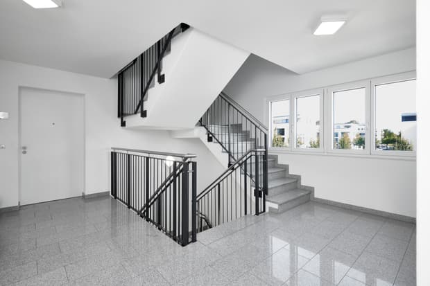 Treppenhaus Mehrfamilienhaus WeberHaus