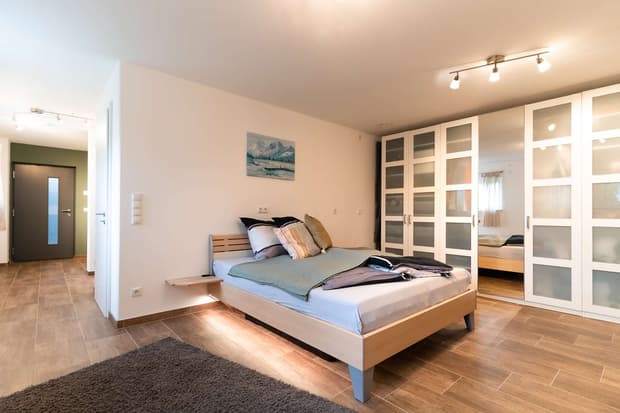 BV_33360_Einliegerwohnung_Schlafzimmer_1.jpg