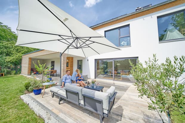 große Terasse für viel Platz mit der Familie