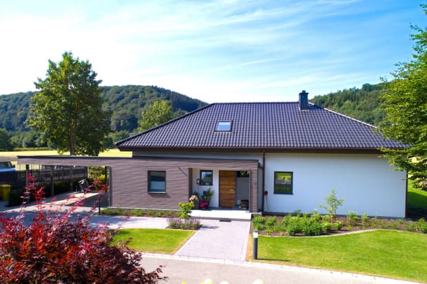 Ein Bungalow mit Holzakzenten 5.jpg