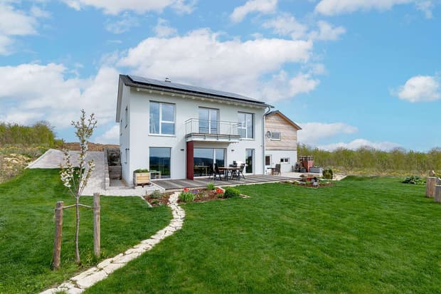 Einfamilienhaus in Hanglage