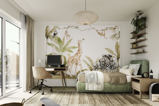 Heller Wohnbereich mit bodentiefen Fenstern und Holzboden