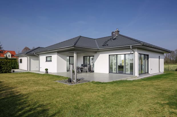 LUXHAUS - Walmdach 130