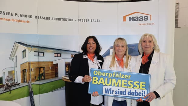 Haas Mitarbeiterinnen am Stand auf der Oberpfälzer Baumesse