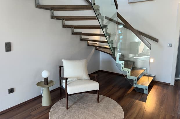 Treppe mit Stuhl 