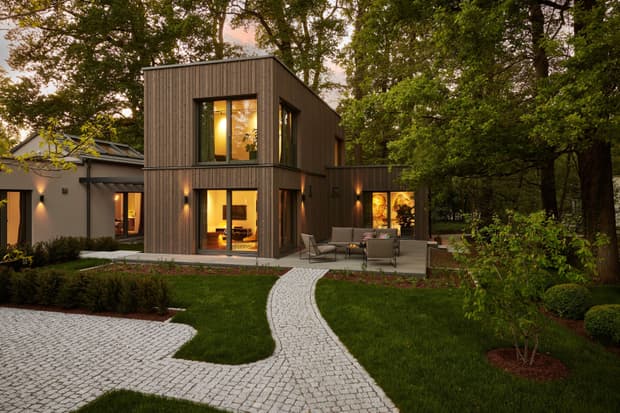 Nachtaufnahme OPTION WeberHaus