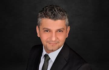 Verkäufer Oguz Ayanoglu