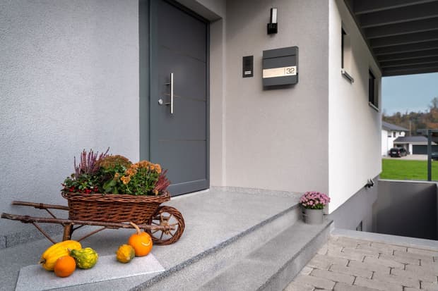 BV_33360_Außen_Eingang_Haustüre.jpg