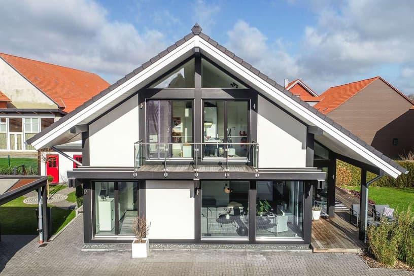 Modernes Fachwerkhaus in Skelettbauweise