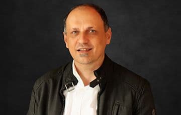 Verkäufer Adrian Bonemberg