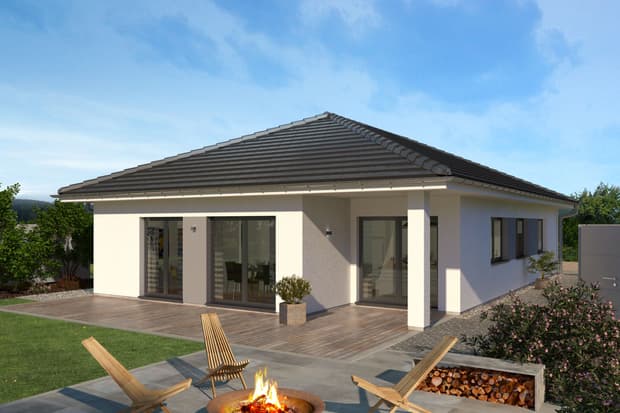 Außenansicht von Bungalow mit Walmdach Garten