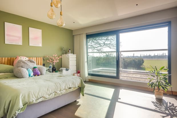 Daughters-bedroom-upsairs.jpg