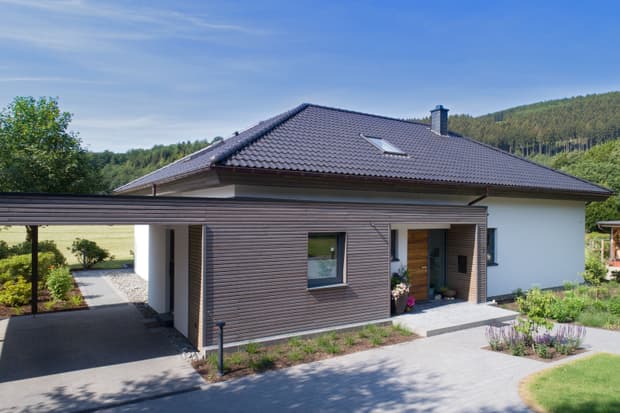 Ein Bungalow mit Holzakzenten 6.jpg