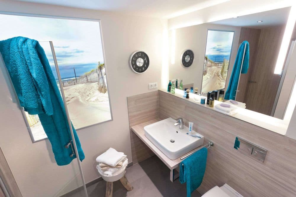 Modernes Badezimmer eines Minihaus