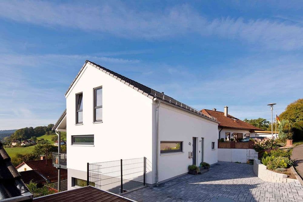 Einfamilienhaus in Hanglage