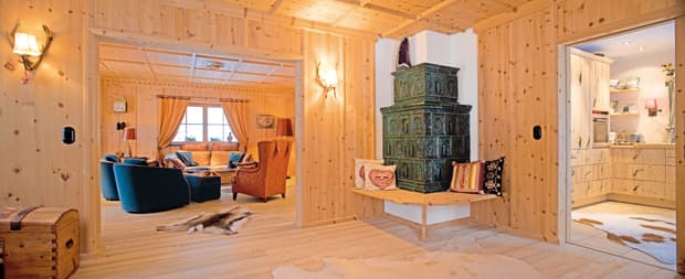 Stube mit Kamin Vitalhaus Kirchberg