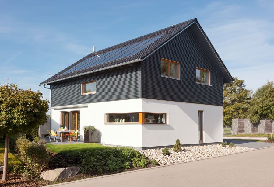 Haus-mit-Holzfassade-1.jpg