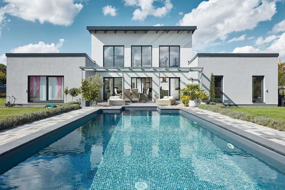 Pool-im-Garten-header.jpg