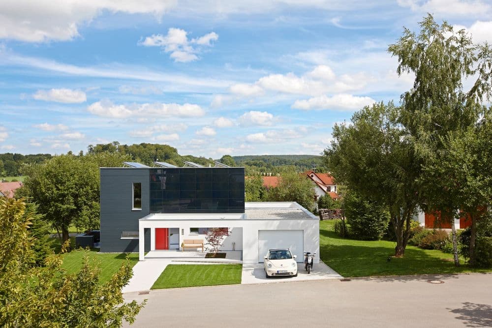 Repräsentative Stadtvilla mit hervorgehobenem Attikageschoss.