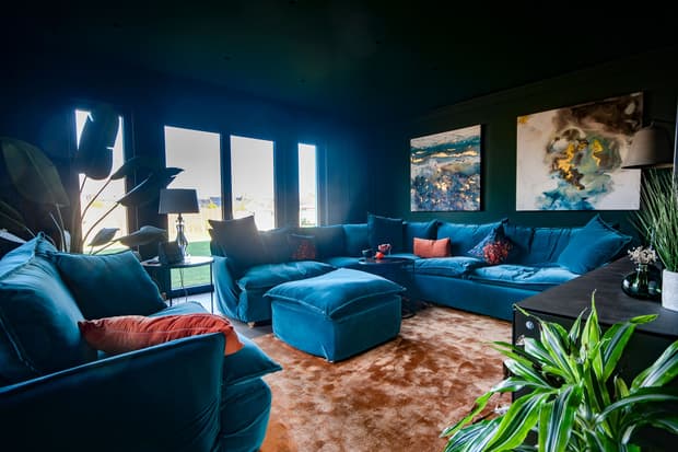 Snug_living-room-25.jpg