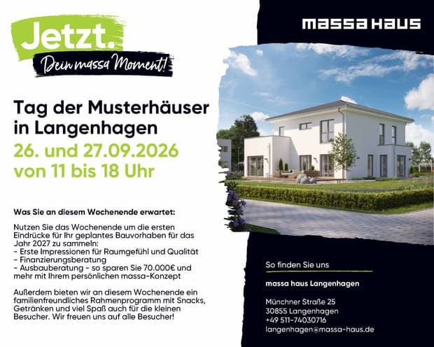 Modernes weißes Musterhaus mit großen Fenstern und gepflegtem Garten bei sonnigem Wetter in Langenhagen