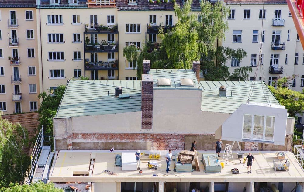 Baustelle mit Hausaufstockung