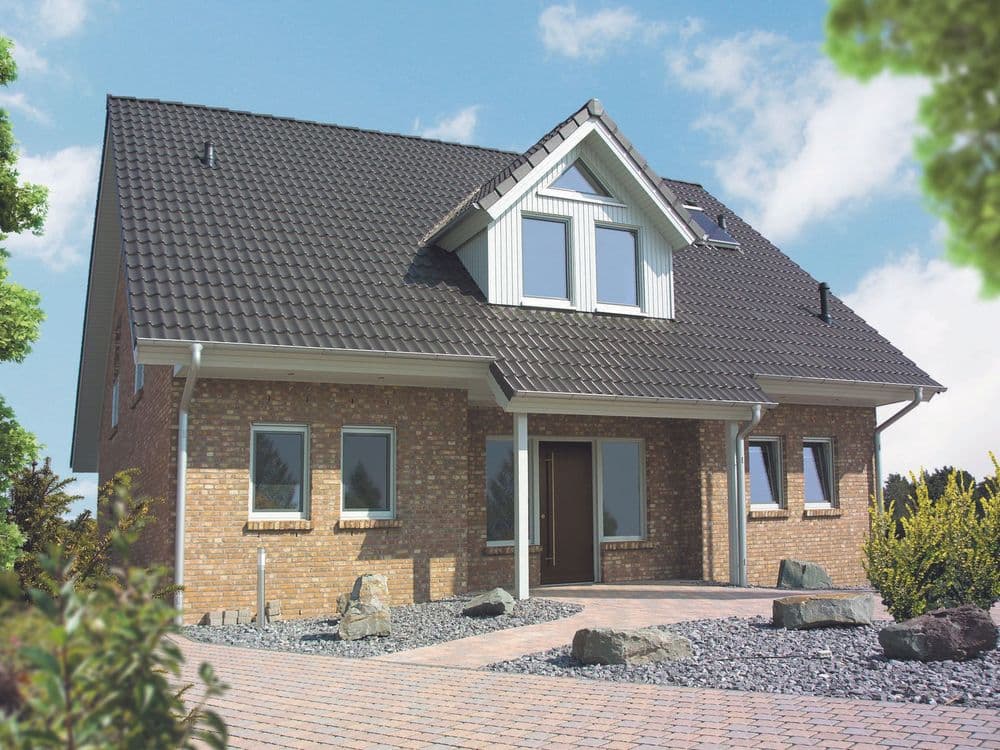 Fertighaus mit Klinkerfassade und Dachgaube
