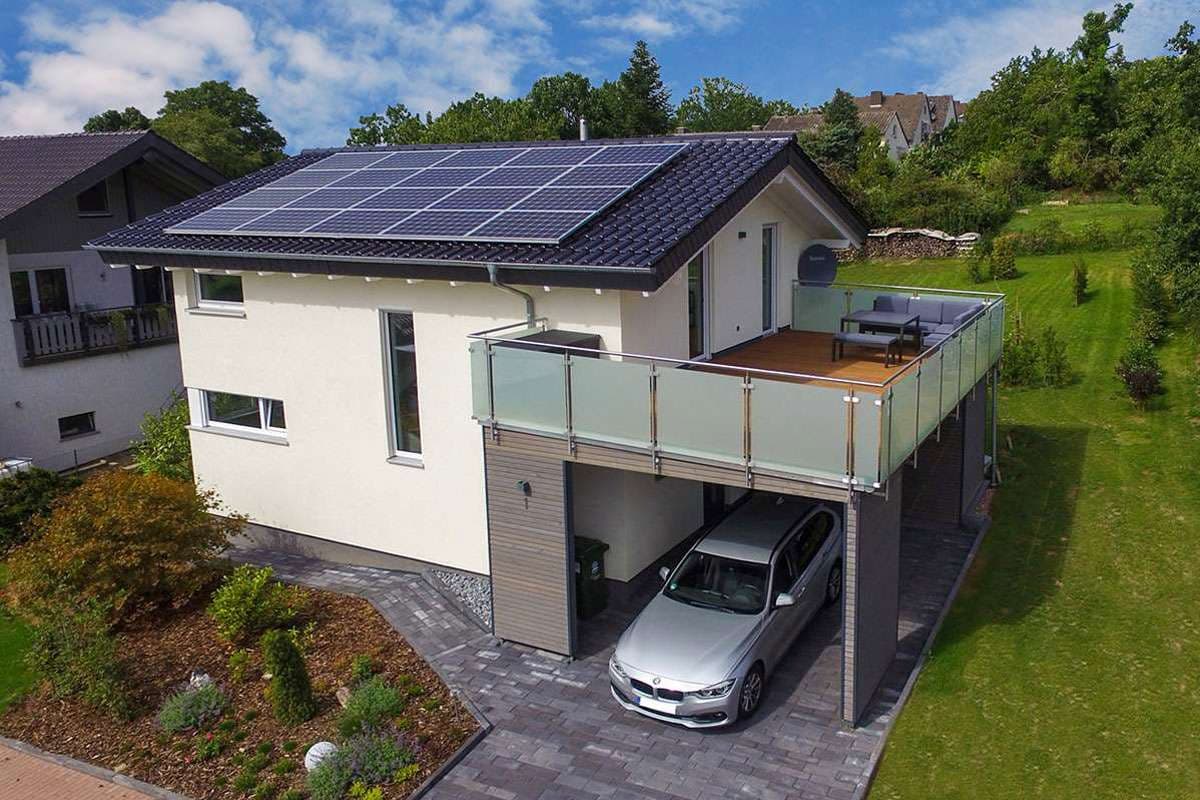 Einfamilienhaus mit Carport und Dachterrasse