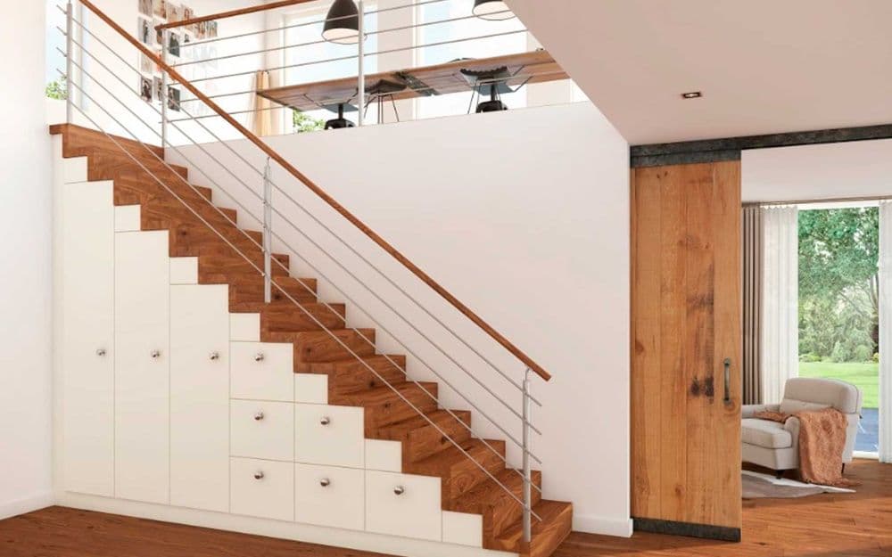 Moderne Holztreppe mit Geländer und Stauraum unter der Treppe