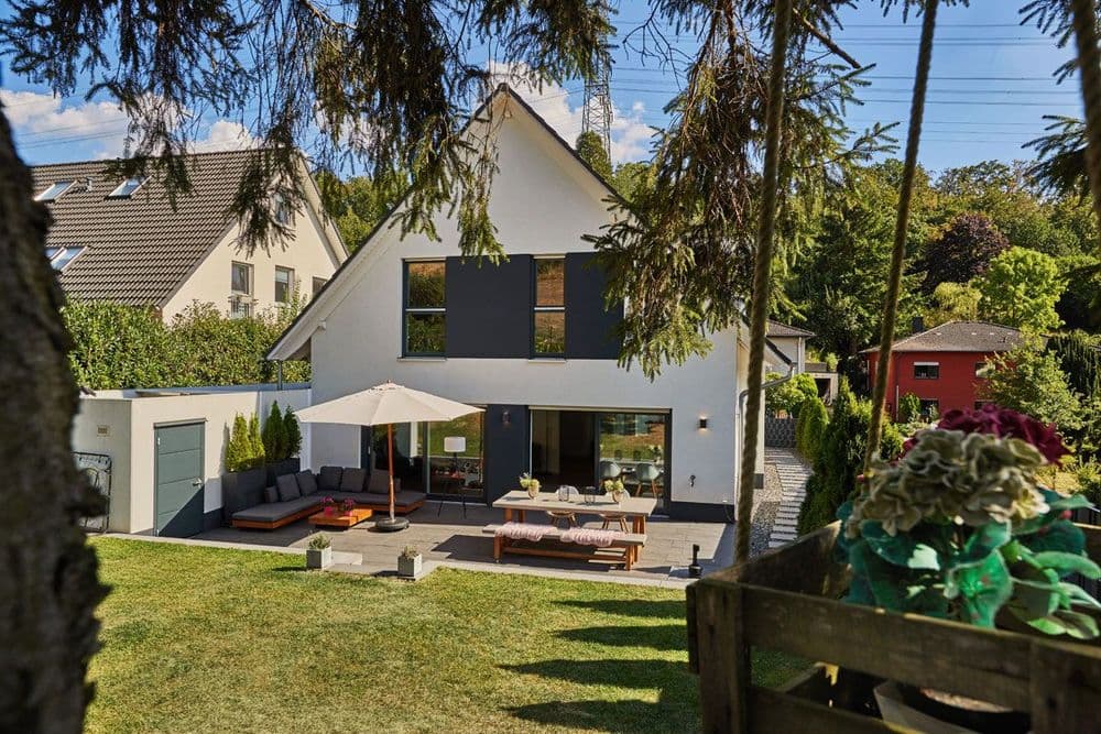 Einfamilienhaus mit Garten und Terrasse