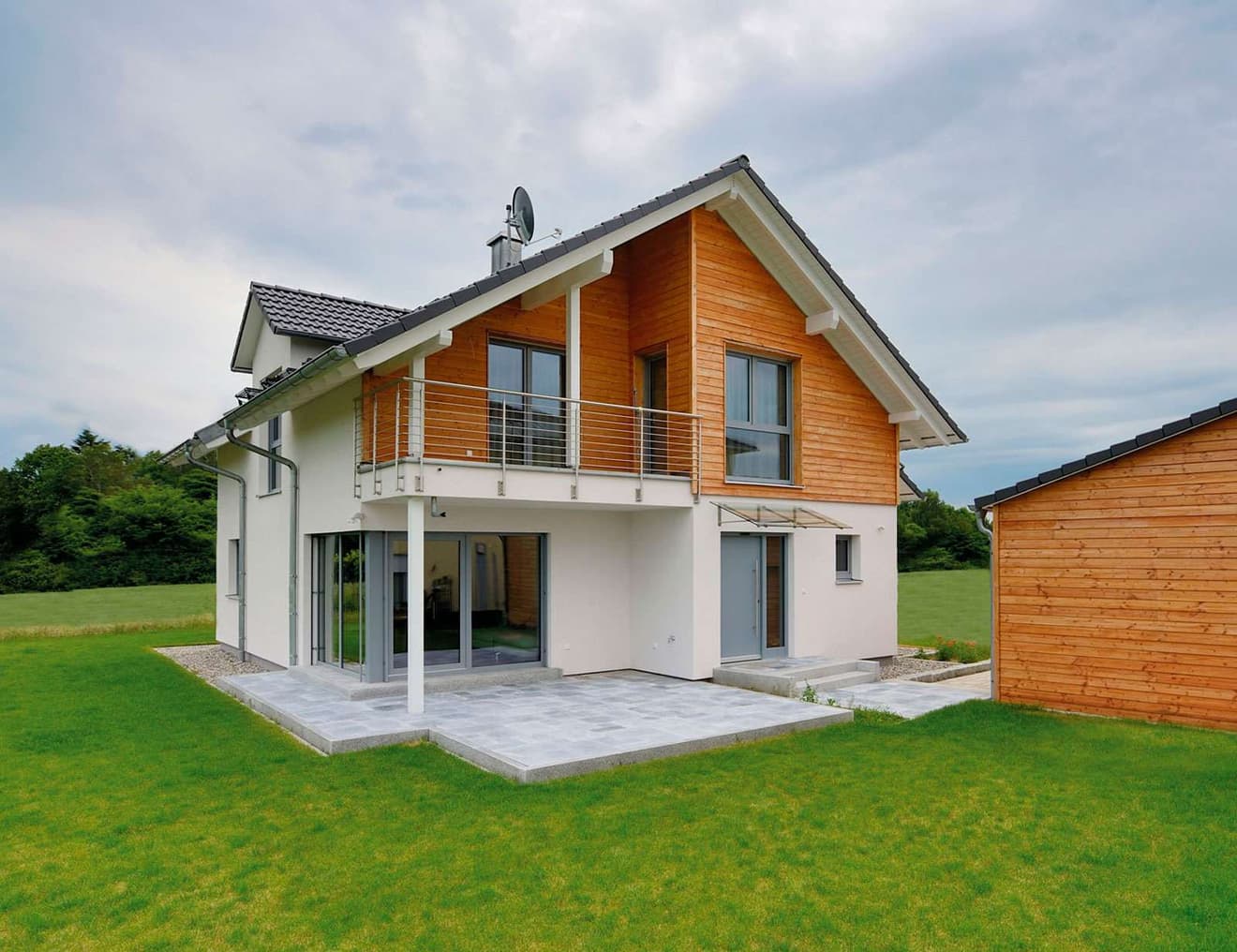 Einfamilienhaus mit Terrasse und Balkon