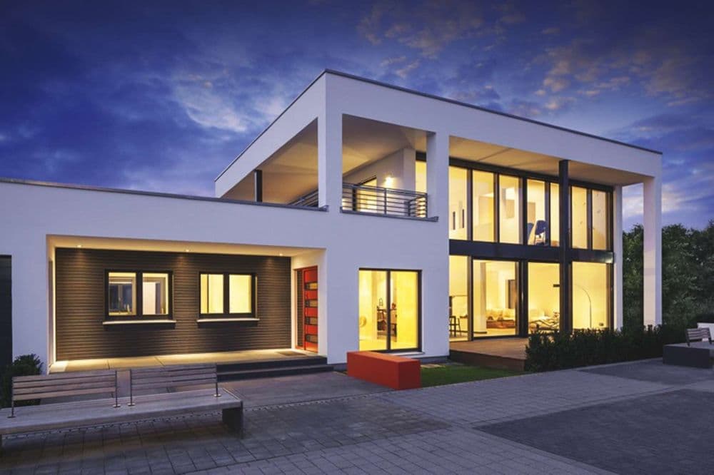 Bauhausstilvilla mit hervorgehobenen Dachebenen.