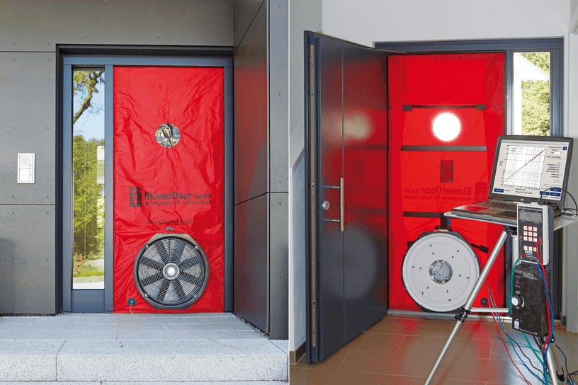 Haustür mit Blower Door Test für ein luftdichtes Haus