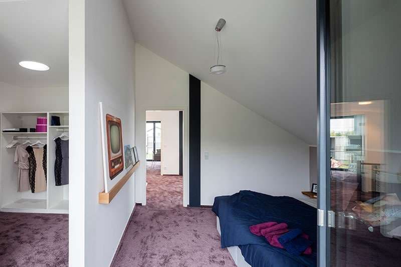 Kompaktes Schlafzimmer mit Raumtrennung