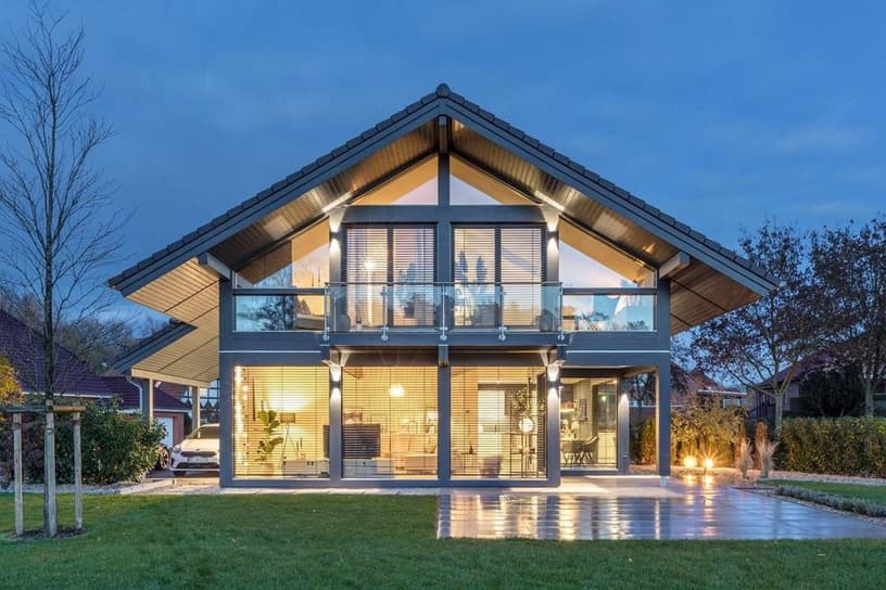 Modernes Fachwerkhaus mit Garten und Pool