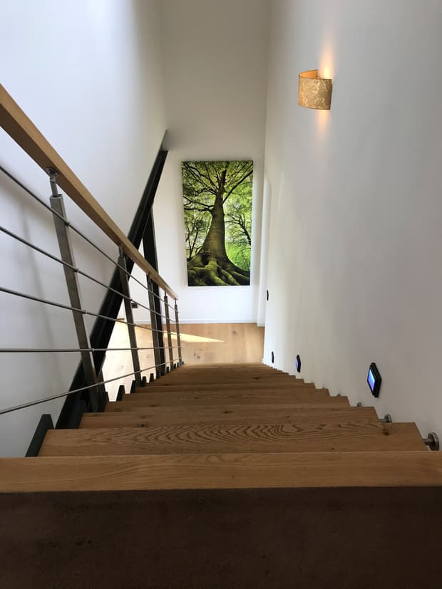 NORDHAUS | Treppenhaus im Musterhaus in Köln-Frechen | Hausbau made im Bergischen