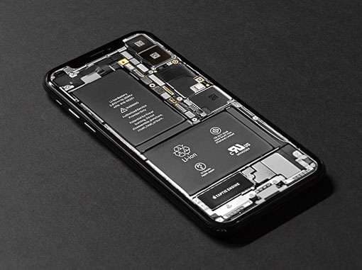 Geöffnetes Smartphone