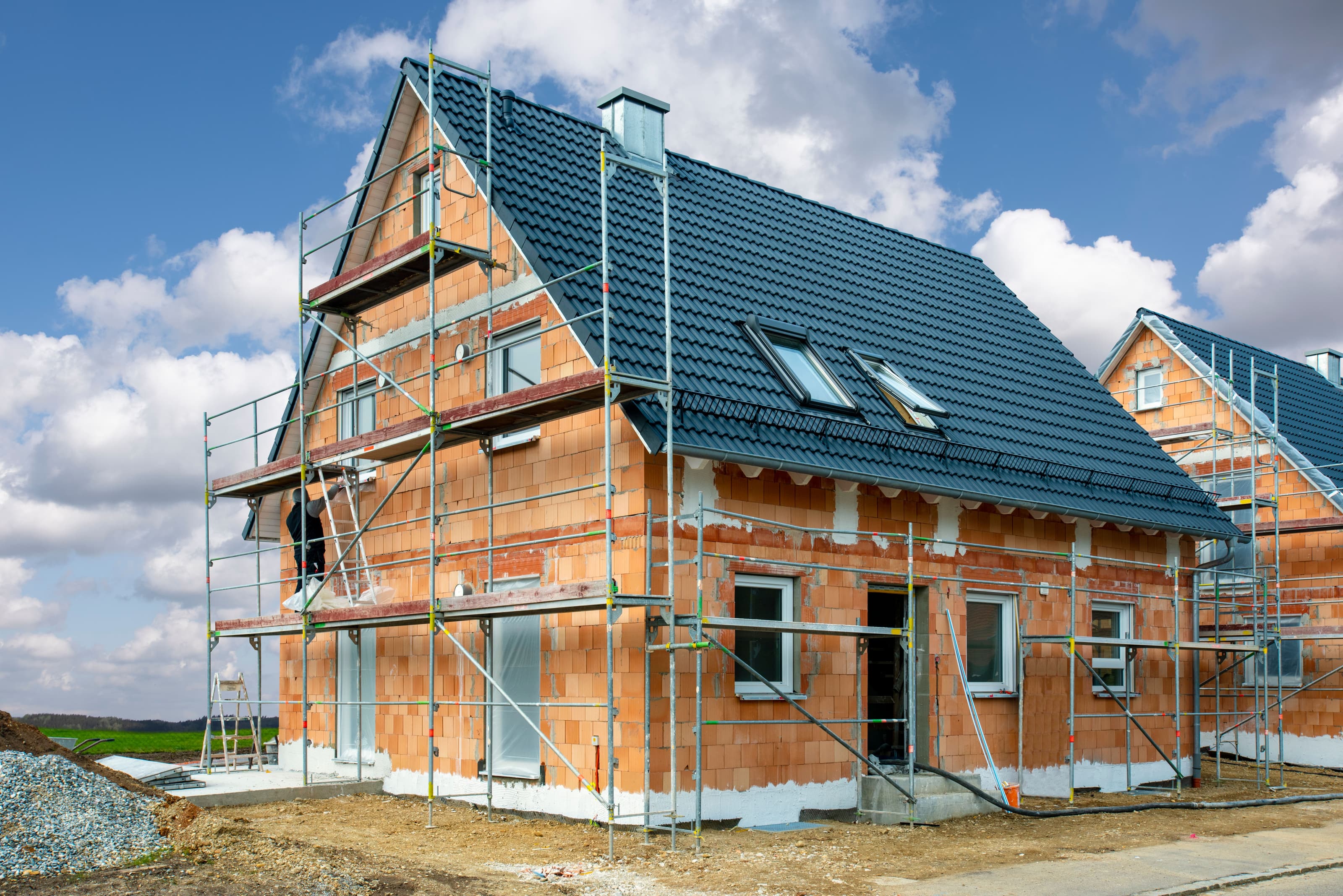 Baustelle eines modernen Einfamilienhauses