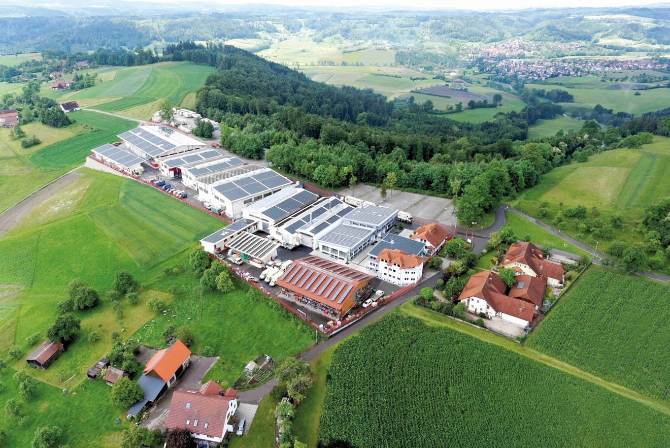 Luftansicht des Produktionswerks von Fertighaus Weiss