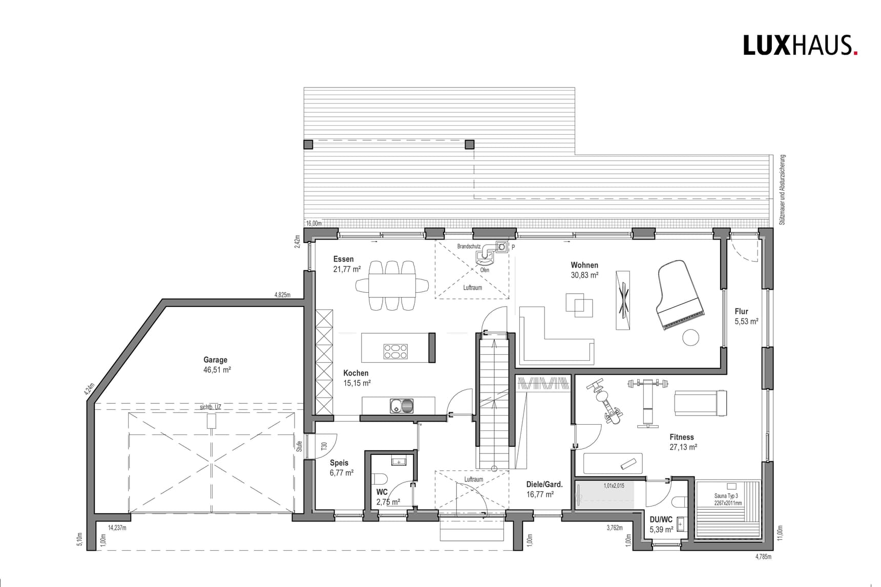 Grundriss eines Einfamilienhauses mit Garage, Küche, Essbereich, Wohnzimmer, Fitnessraum, Sauna und zwei WCs in Schwarzweißzeichnung
